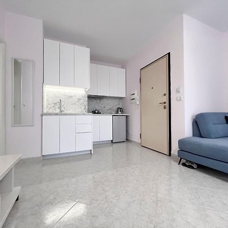 Beachfront With Hotel Facilities Vlore Bagian luar foto